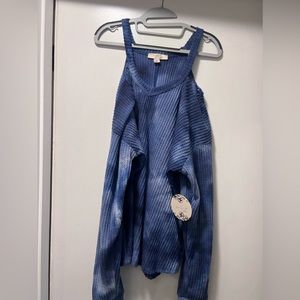 Cute blue tie dye top